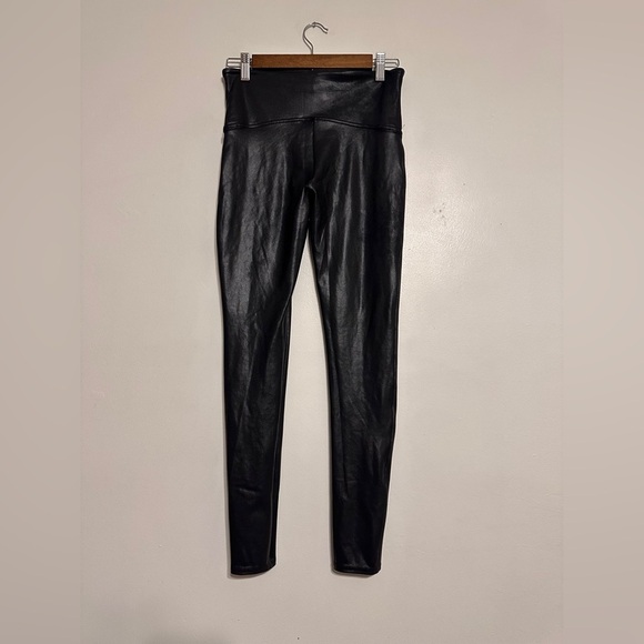 SpanxShape Faux Leather Leggings Black size Large - Picture 4 of 7